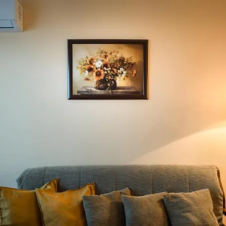 The Viewer - 2br *
